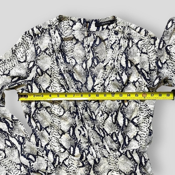 Arc & Co Long Sleeve Snakeskin Print Shortalls Romper Size Large - Picture 9 of 15